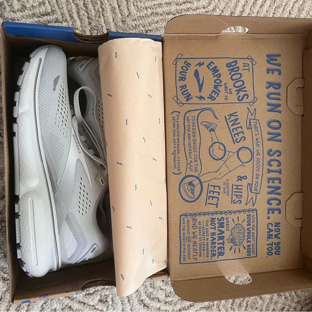 Brooks Ghost 15 *NEW in original box*